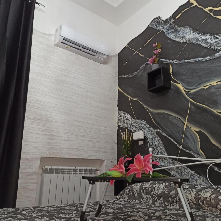 In The Center Rooms Νάπολη Εξωτερικό φωτογραφία