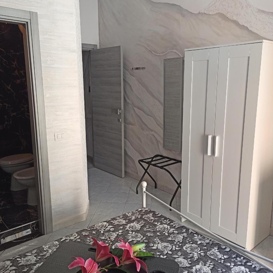 In The Center Rooms Νάπολη Εξωτερικό φωτογραφία