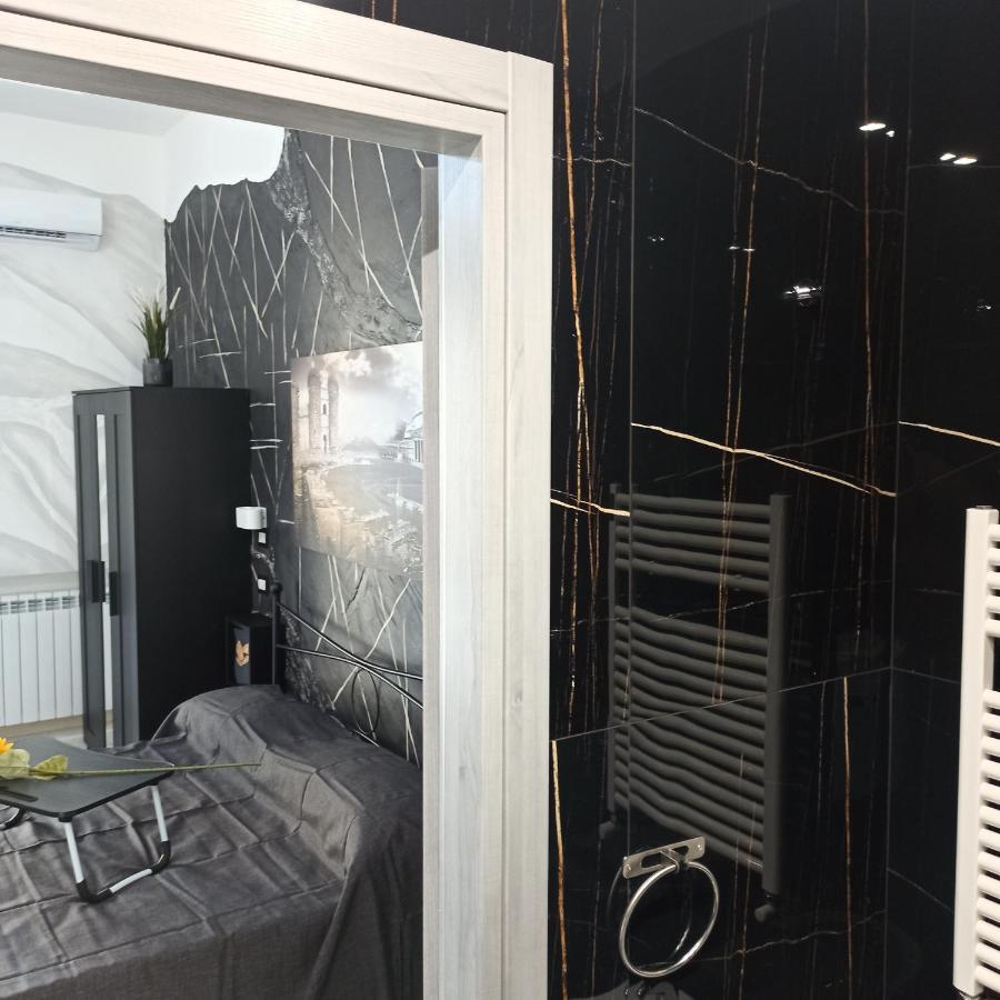 In The Center Rooms Νάπολη Εξωτερικό φωτογραφία